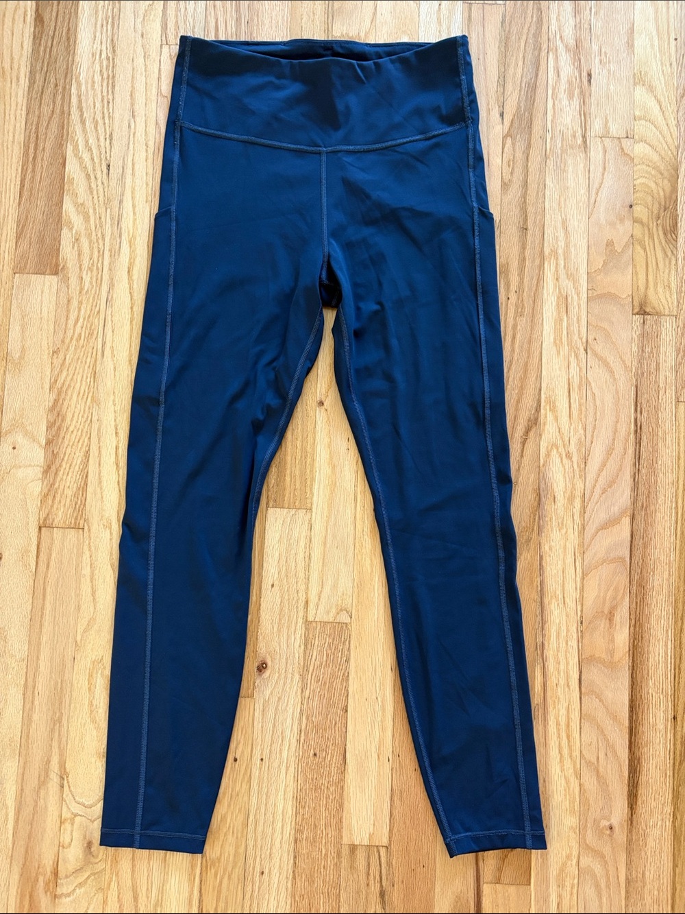 Athleta Ultimate Capri Stash Pocket 7/8 Tight